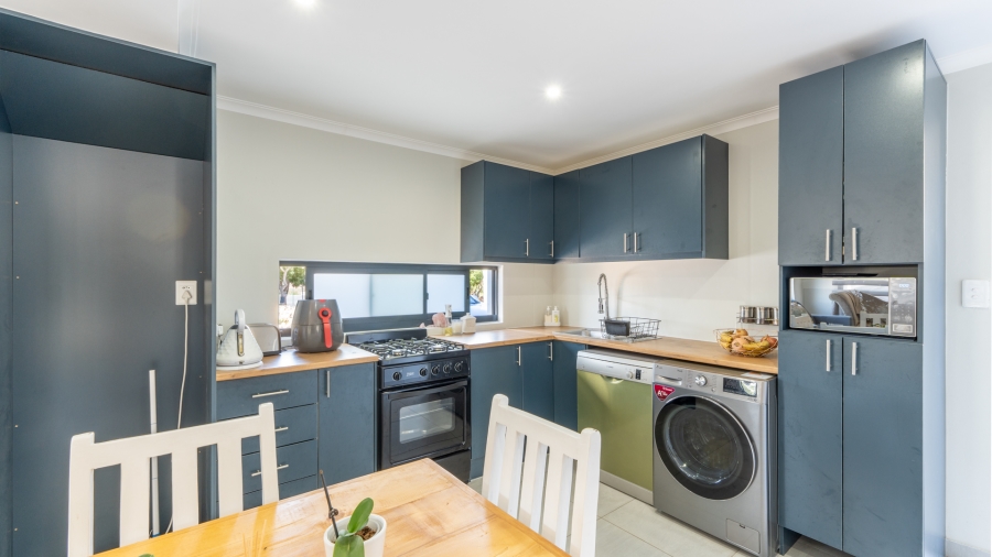5 Bedroom Property for Sale in Calypso Beach Western Cape